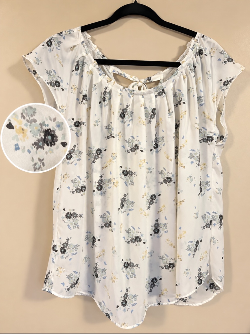 Lauren Conrad Ivory Floral Print Tie-Neck Blouse – L